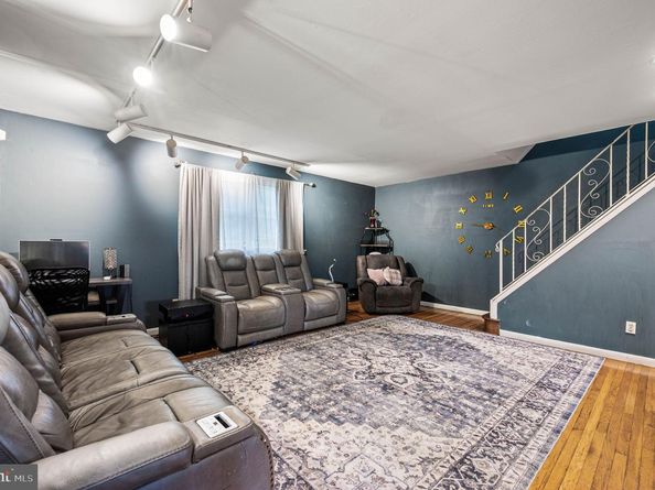 358 Tomlinson Terrace, Philadelphia PA 19116