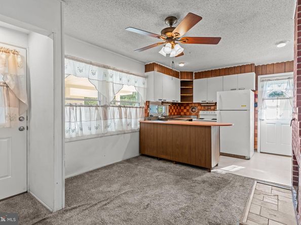 14 Vista Road, Levittown PA 19057