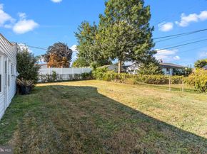 14 Vista Road, Levittown PA 19057