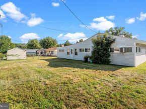 14 Vista Road, Levittown PA 19057