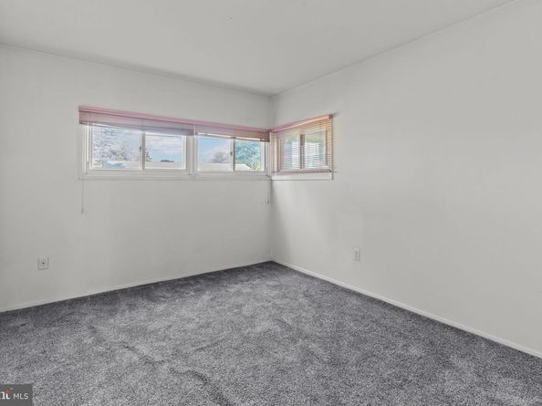 14 Vista Road, Levittown PA 19057