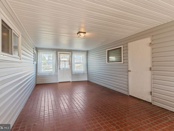14 Vista Road, Levittown PA 19057