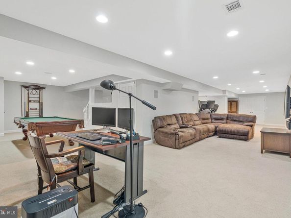 116 Lake Drive, Sterling VA 20164