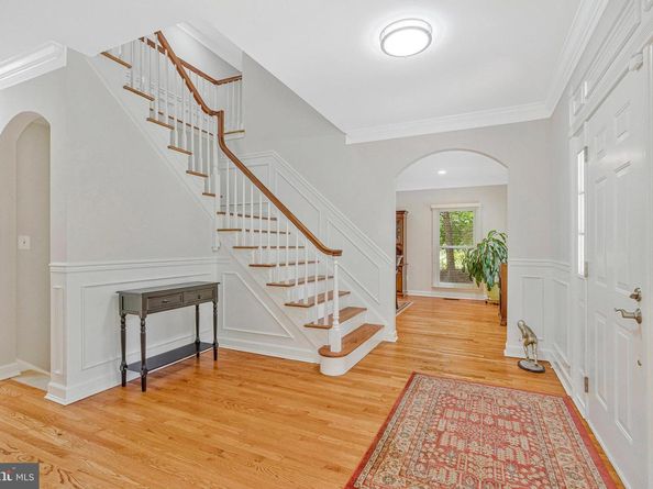 116 Lake Drive, Sterling VA 20164