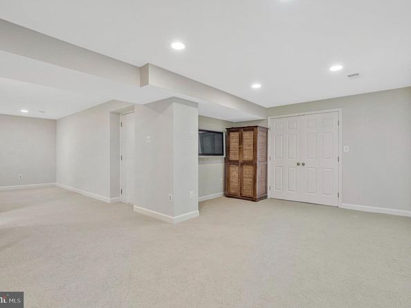 116 Lake Drive, Sterling VA 20164