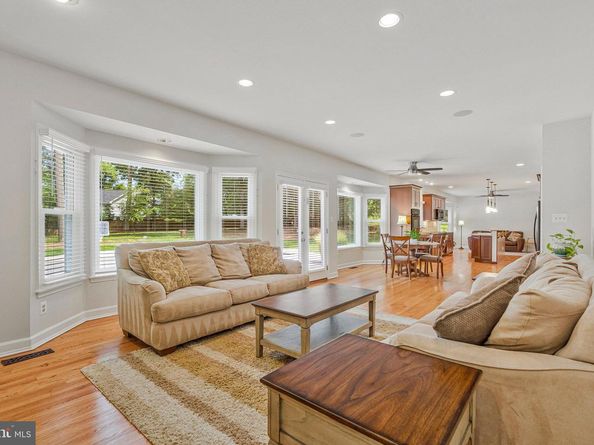 116 Lake Drive, Sterling VA 20164