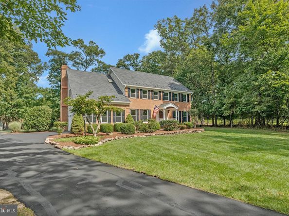 116 Lake Drive, Sterling VA 20164