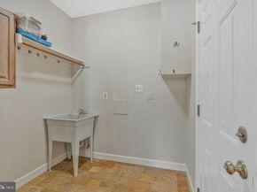 116 Lake Drive, Sterling VA 20164
