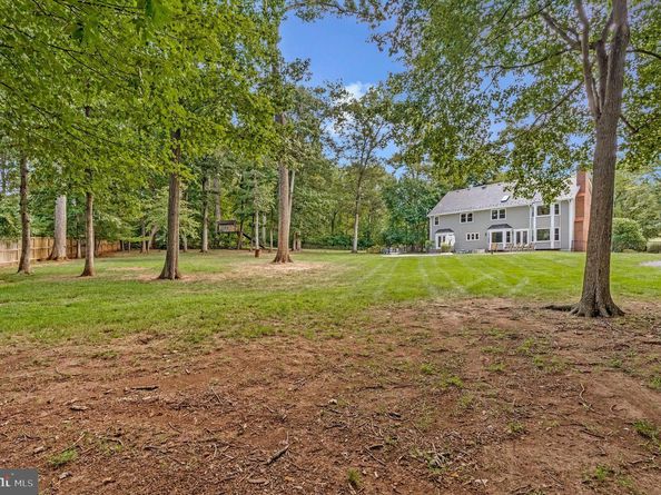 116 Lake Drive, Sterling VA 20164