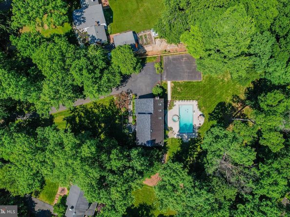 116 Lake Drive, Sterling VA 20164