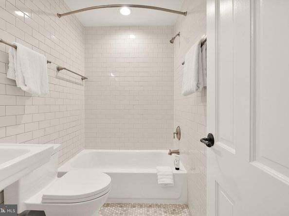 811 E Capitol Street SE, Washington DC 20003