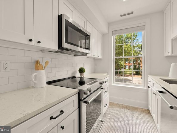 811 E Capitol Street SE, Washington DC 20003