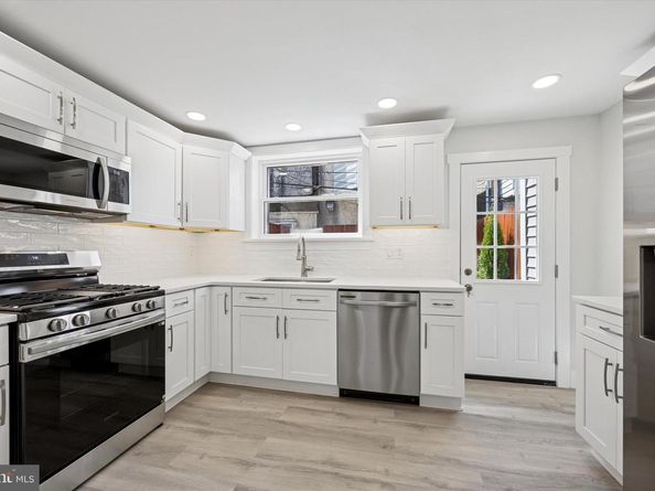 926 Winton Street, Philadelphia PA 19148