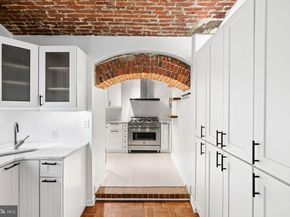 2 Willings Alley Mews, Philadelphia PA 19106