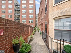 2 Willings Alley Mews, Philadelphia PA 19106