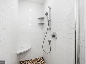 2 Willings Alley Mews, Philadelphia PA 19106