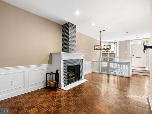 2 Willings Alley Mews, Philadelphia PA 19106