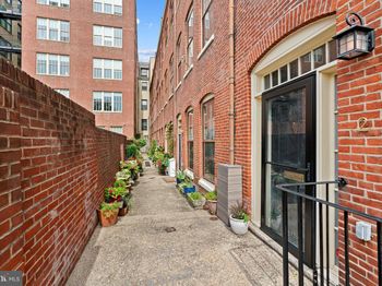 2 Willings Alley Mews