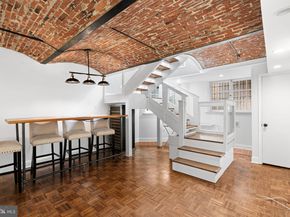 2 Willings Alley Mews, Philadelphia PA 19106
