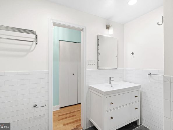 2 Willings Alley Mews, Philadelphia PA 19106