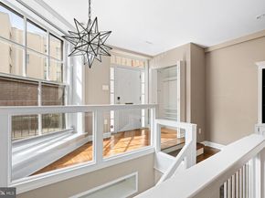 2 Willings Alley Mews, Philadelphia PA 19106