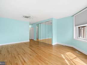 2 Willings Alley Mews, Philadelphia PA 19106