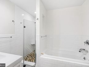 2 Willings Alley Mews, Philadelphia PA 19106