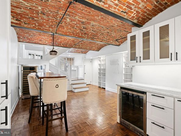 2 Willings Alley Mews, Philadelphia PA 19106