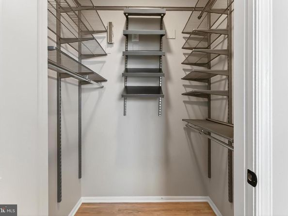 1521 Spring Gate Drive 10413, Mclean VA 22102
