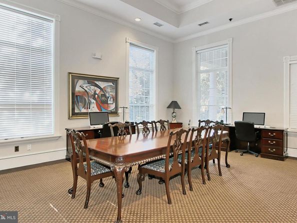 1521 Spring Gate Drive 10413, Mclean VA 22102