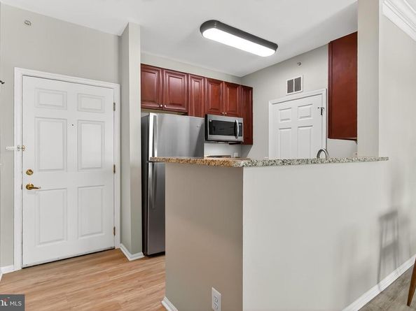 1521 Spring Gate Drive 10413, Mclean VA 22102