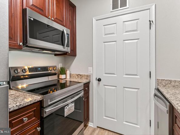 1521 Spring Gate Drive 10413, Mclean VA 22102
