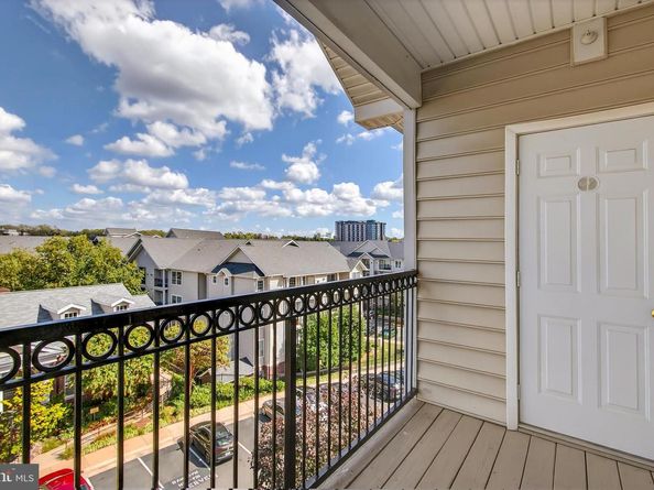 1521 Spring Gate Drive 10413, Mclean VA 22102