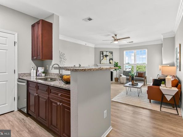 1521 Spring Gate Drive 10413, Mclean VA 22102