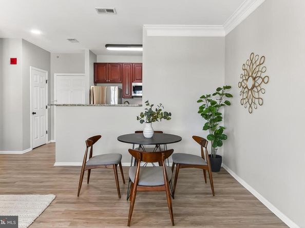 1521 Spring Gate Drive 10413, Mclean VA 22102