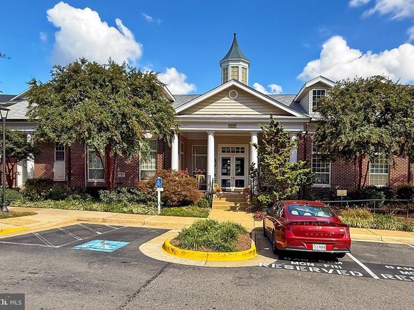 1521 Spring Gate Drive 10413, Mclean VA 22102
