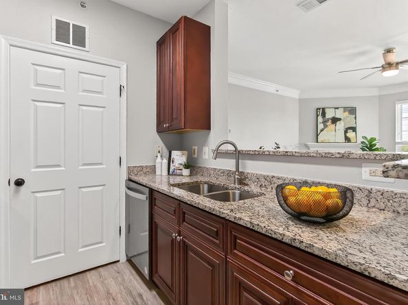 1521 Spring Gate Drive 10413, Mclean VA 22102