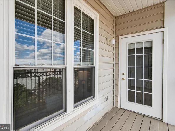 1521 Spring Gate Drive 10413, Mclean VA 22102