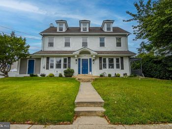 15 E Albemarle Avenue