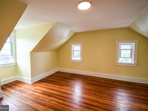 15 E Albemarle Avenue, Lansdowne PA 19050