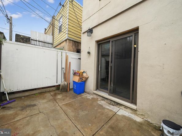 905 Daly Street, Philadelphia PA 19148