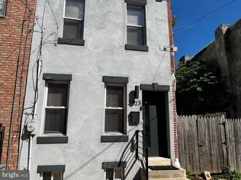 2423 W Seybert Street