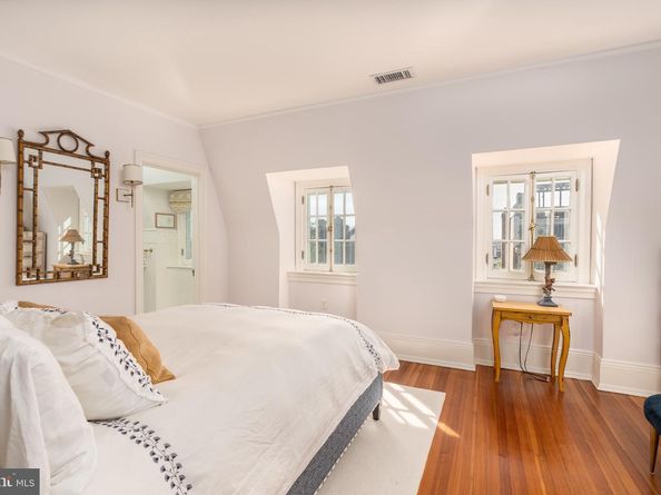 2131 Bancroft Place NW, Washington DC 20008