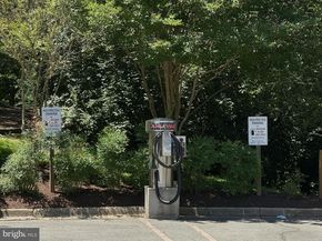 8340 Greensboro Drive 906, Mclean VA 22102