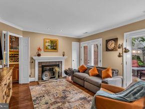 1118 N Pitt Street N, Alexandria VA 22314