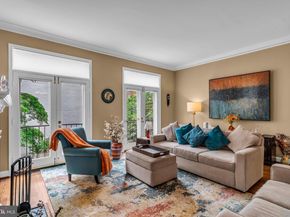 1118 N Pitt Street N, Alexandria VA 22314
