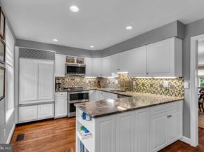 1118 N Pitt Street N, Alexandria VA 22314