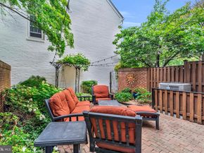 1118 N Pitt Street N, Alexandria VA 22314