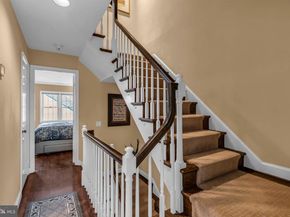 1118 N Pitt Street N, Alexandria VA 22314