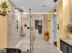 1118 N Pitt Street N, Alexandria VA 22314